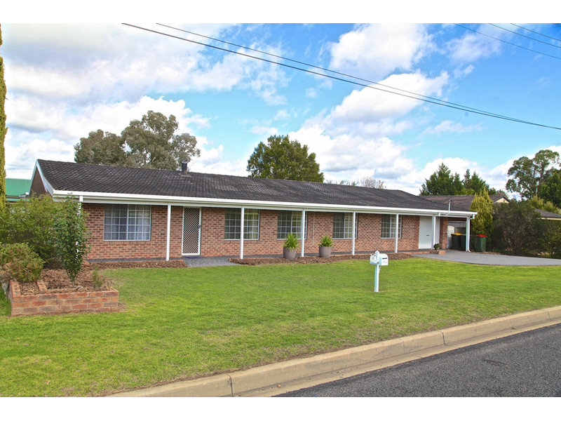 33 Park Street, Eglinton, NSW 2795 Property Details