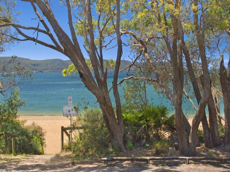 11 Pearl Parade, Pearl Beach, NSW 2256