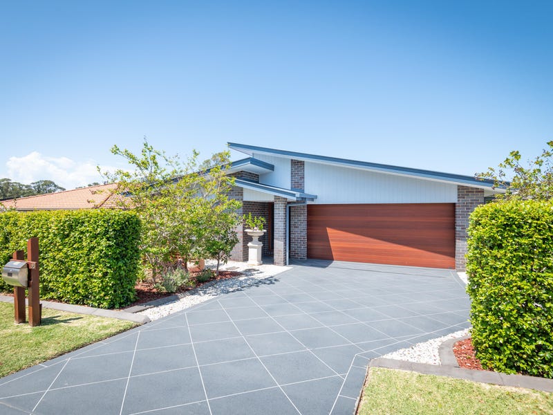 68 Admiralty Drive, Safety Beach, NSW 2456