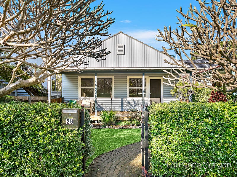 28 Moore Street, Austinmer, NSW 2515 Property Details