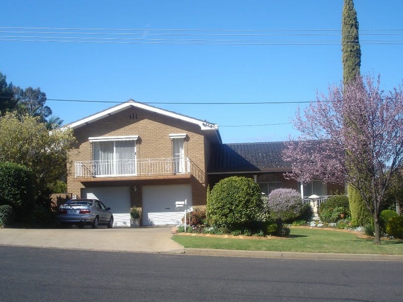 11 Lawford Cres, Griffith, NSW 2680