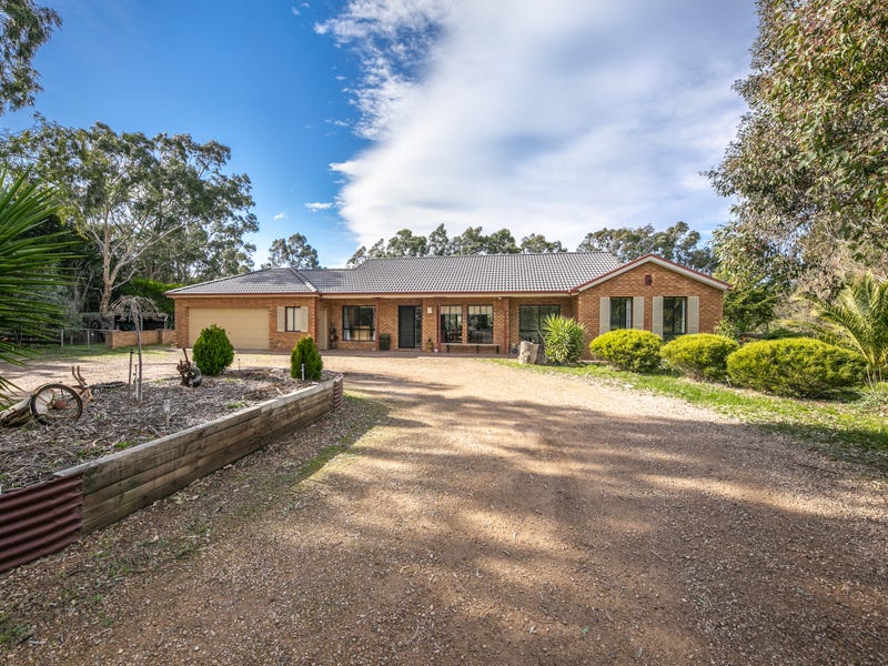 15 Redwood Court, Romsey, Vic 3434 Property Details