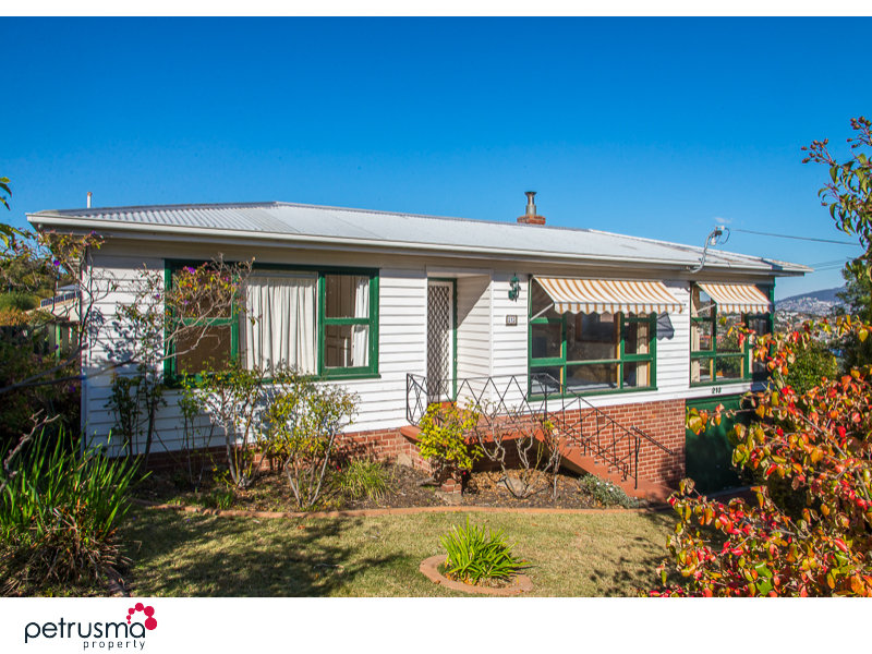 213 Derwent Avenue, Lindisfarne, Tas 7015 Property Details