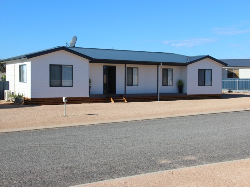 8 Johnson Street, Streaky Bay, SA 5680