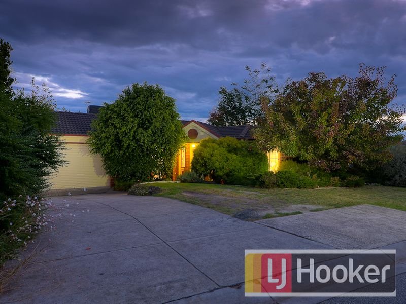 1 Harcourt Way, Berwick, VIC 3806