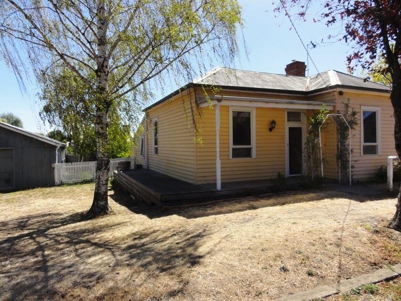 33 Powlett Street, Vic 3444 Property Details