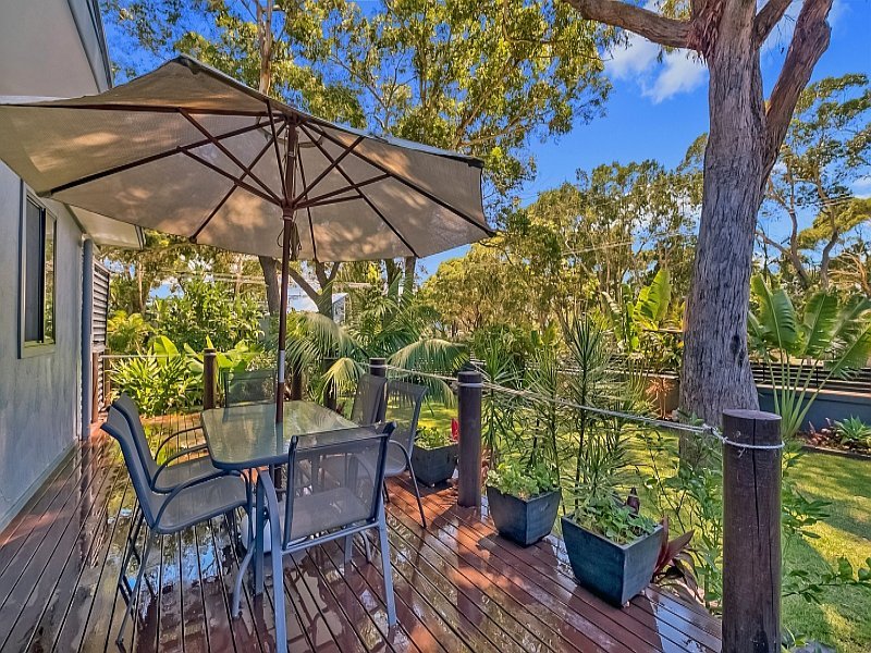 21 Bateau Bay Road, Bateau Bay, NSW 2261
