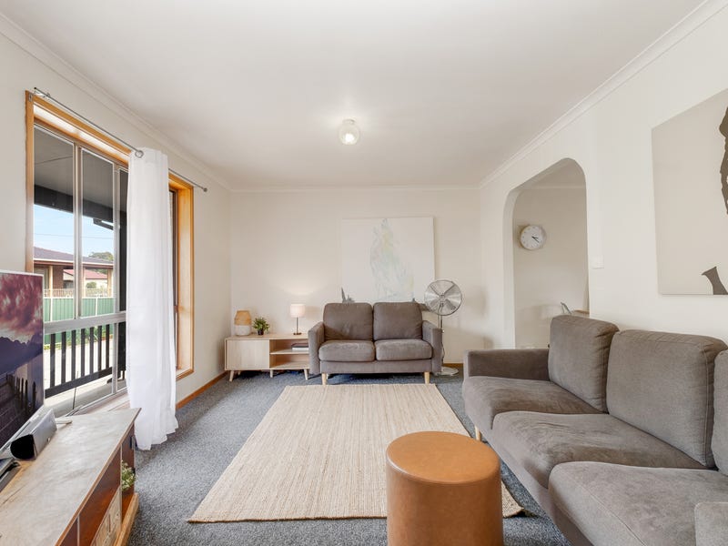 10 Hayes Street, Queanbeyan, NSW 2620