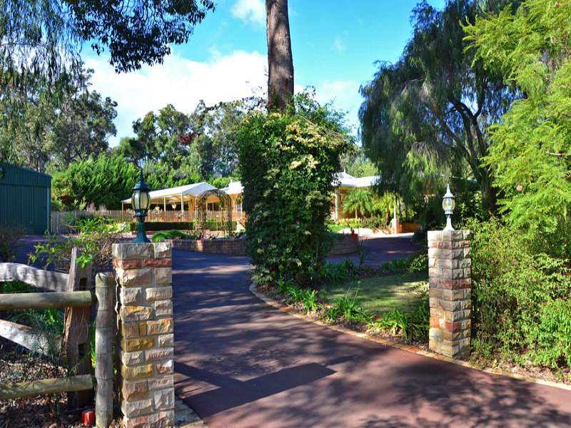 1 Hudson Place, Leschenault, WA 6233 Property Details