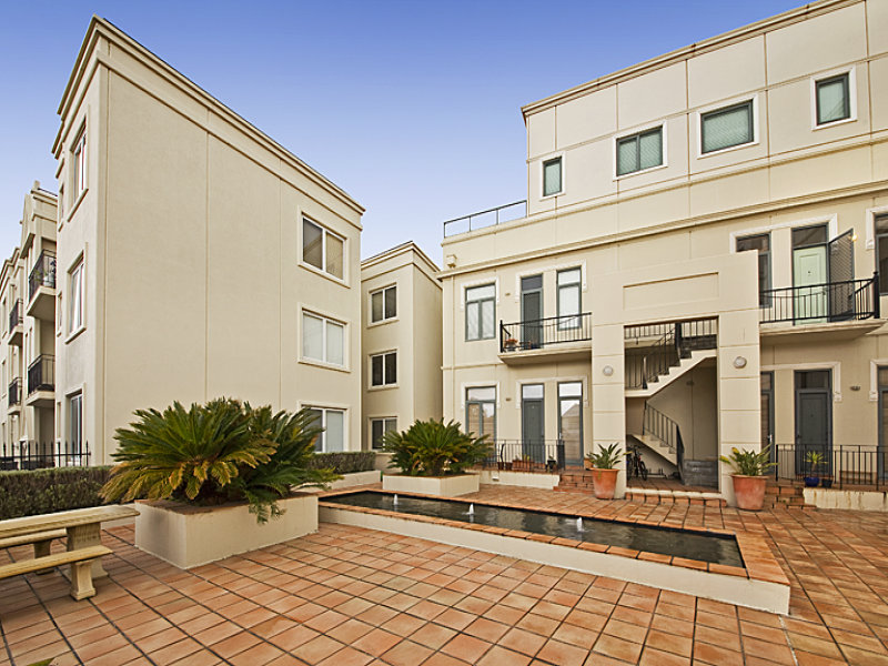 8/56 Beach Road, Hampton, VIC 3188