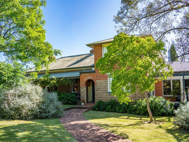 'ROSELAWN' 73 McKennys Lane, Cowra, NSW 2794 Property Details