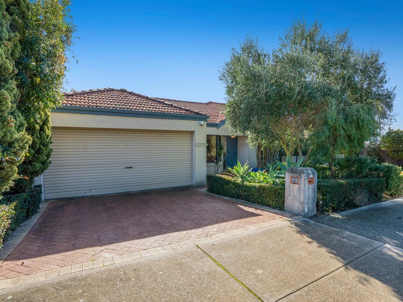 1/3 Kitchener Road, Melville, WA 6156