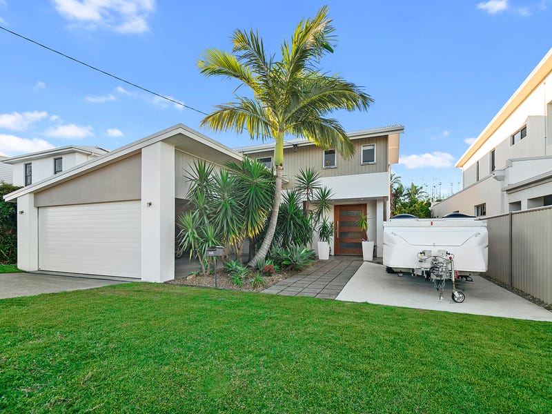 11 Plover Avenue, Paradise Point, QLD 4216