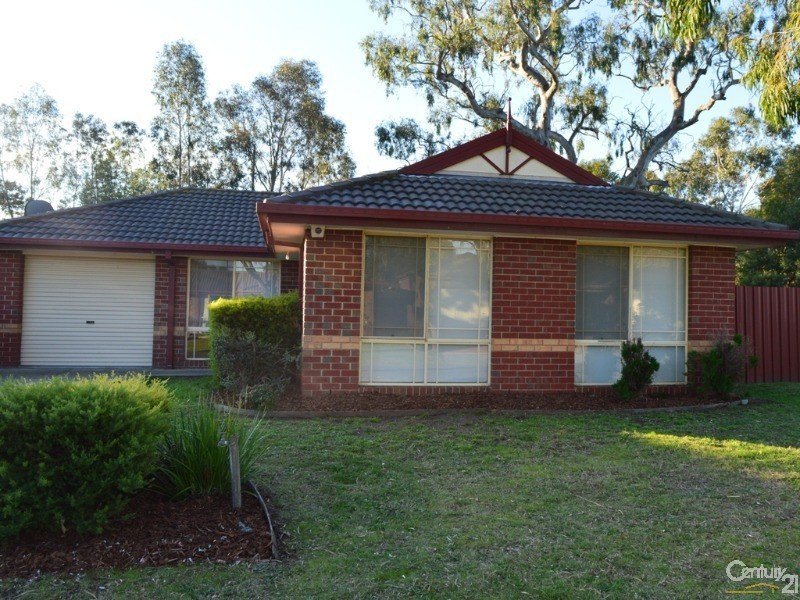 18 Dutton Close, Lynbrook, Vic 3975 Property Details