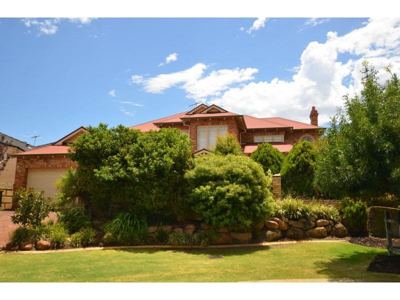 33 Ash Grove, Duncraig, WA 6023