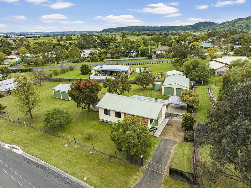 31 Graman Street, Kingsthorpe, Qld 4400 Property Details