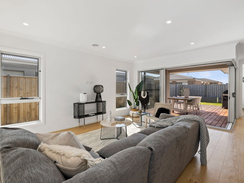 25 Rosser Boulevard, Torquay, Vic 3228 Property Details