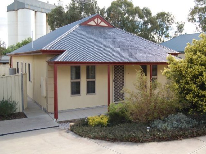 15 Adelaide Road, Kapunda, SA 5373