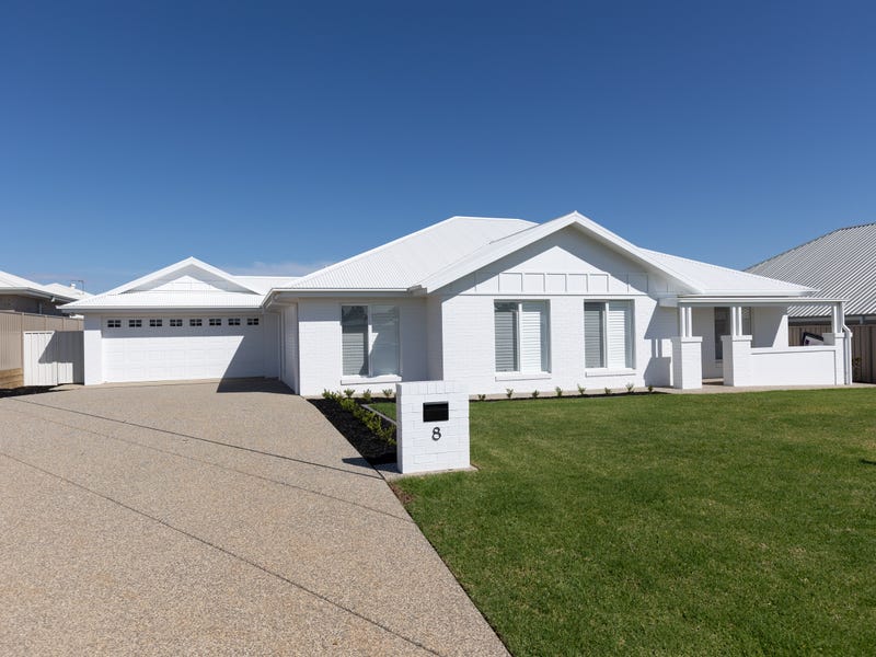 8 Mitta Mitta Place, Gobbagombalin, NSW 2650 House for Sale