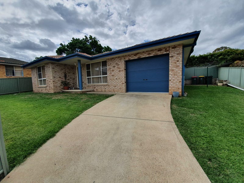 8 Carmichael Avenue, East Tamworth, NSW 2340