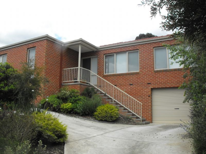 2/4 David Drive, Mooroolbark, Vic 3138 Property Details