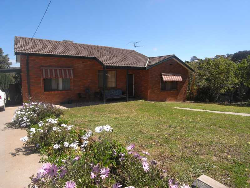 40 Hanley Street, Gundagai, NSW 2722 Property Details