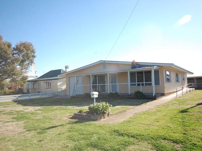 27 Guy Street, Warwick, QLD 4370