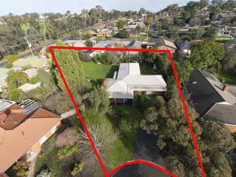 10 Hollywood Court, Strathdale, Vic 3550 Property Details