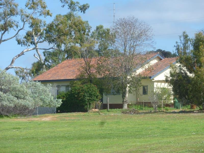 8, Bushill Rd, Beverley, WA 6304 Property Details
