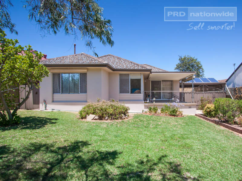 54 Nixon Crescent, Tolland, NSW 2650 Property Details