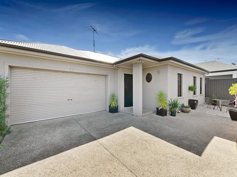 2/86 West Fyans Street, Newtown, VIC 3220