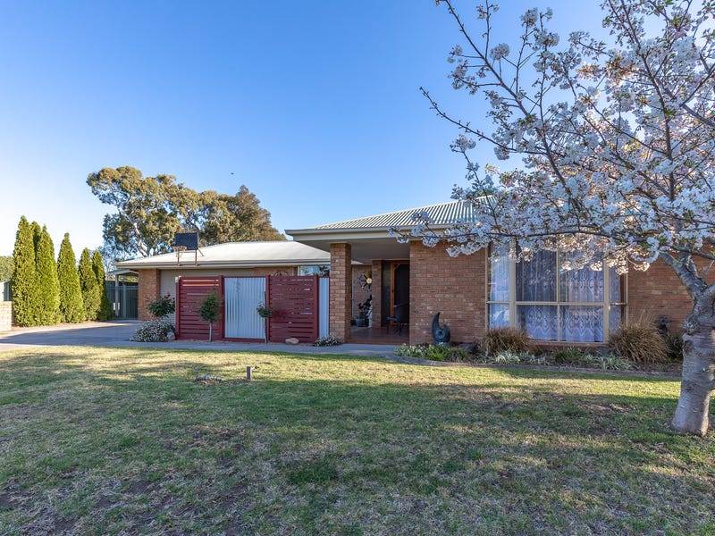 2 Leahe Close, Sale, Vic 3850 - Property Details