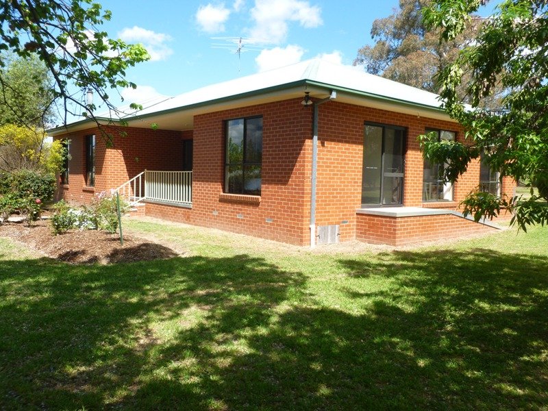 2327 Urana Road, Jindera, NSW 2642 Property Details
