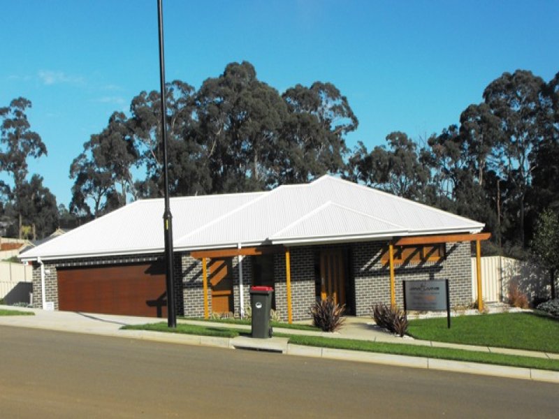 5 Waterside Drive, Drouin, Vic 3818 Property Details