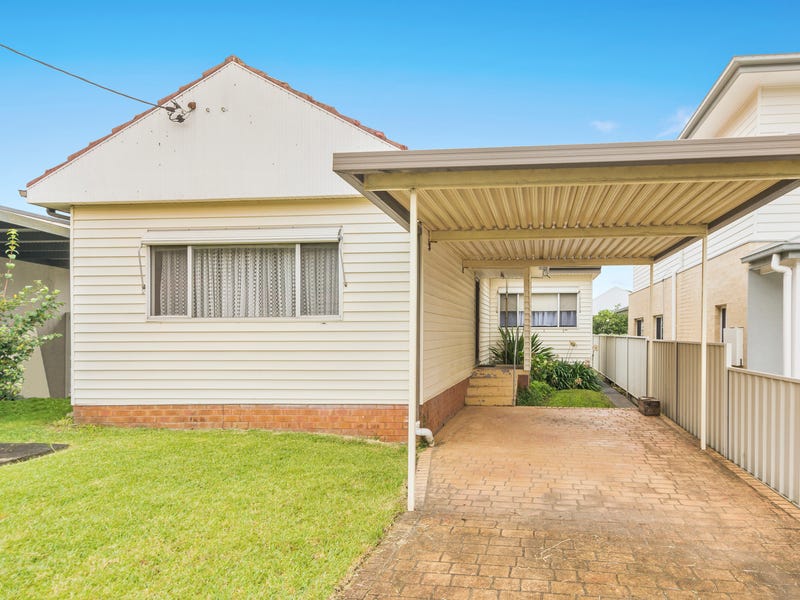 82 Wilga Street, Corrimal, NSW 2518 Property Details