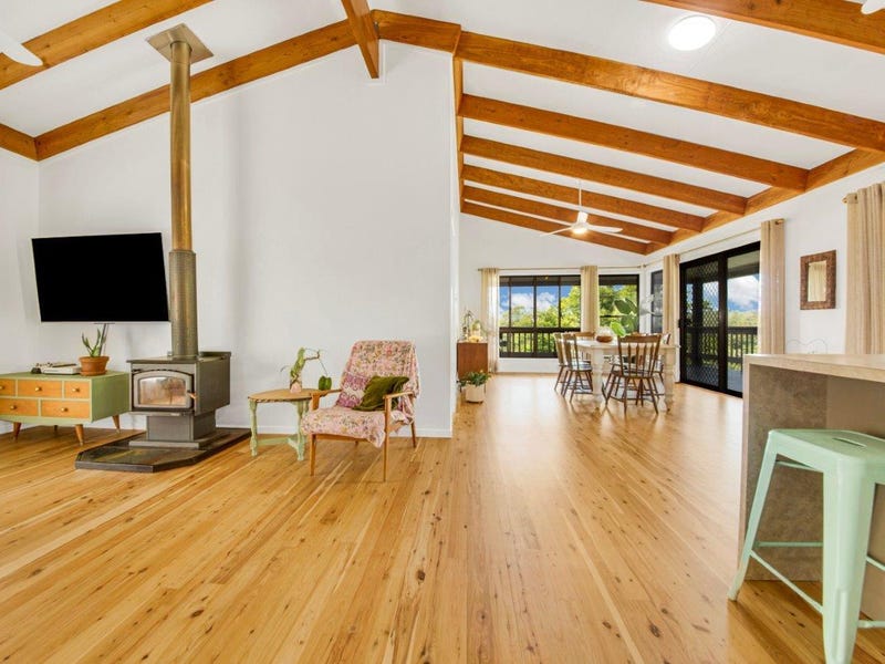 26 Helen Cres, Wurdong Heights, QLD 4680