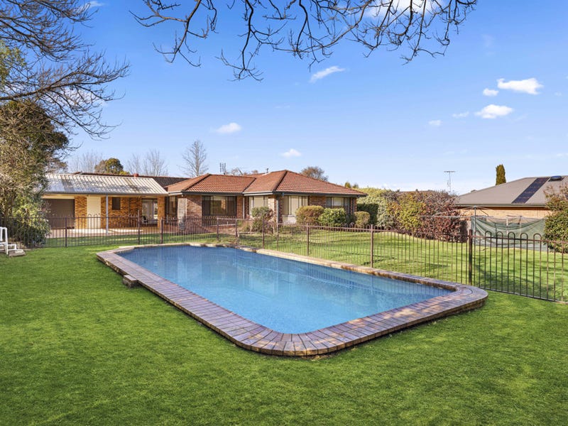 32 Braeside Drive, Bowral, NSW 2576 Property Details