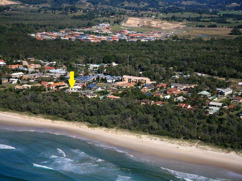 8 Surfside Crescent, Pottsville, NSW 2489 Property Details