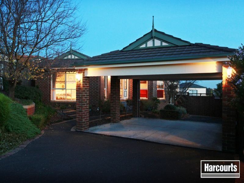 10 Settlers Hill Rise, Pakenham, VIC 3810