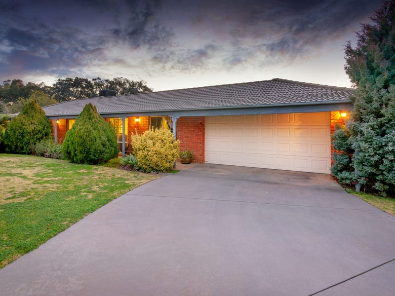 17 Azure Drive, West Wodonga, VIC 3690