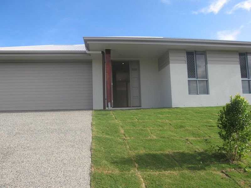 8 Eales Road, Rural View, QLD 4740