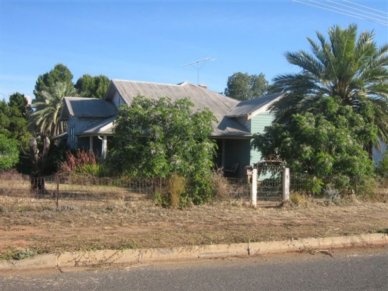 2 Charles Street, Hillston, NSW 2675