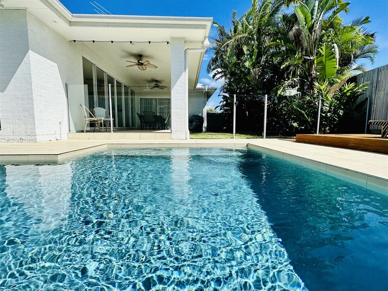 38 Mossman Way, Sandstone Point, QLD 4511