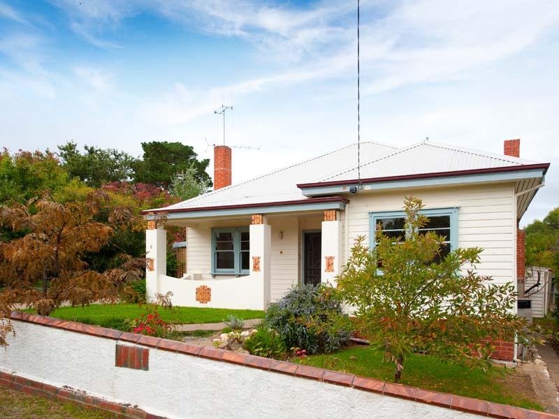 6 Britton Street, Castlemaine, Vic 3450 Property Details