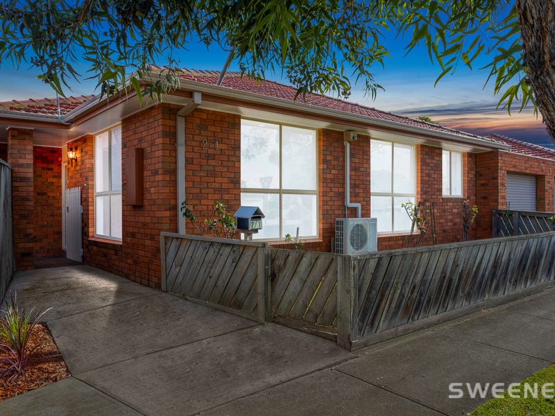 2/1 Cameron Avenue, Altona Meadows, VIC 3028