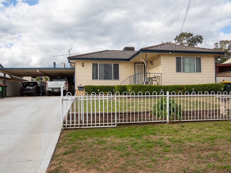 11 Milburn Road, Tamworth, NSW 2340 Property Details