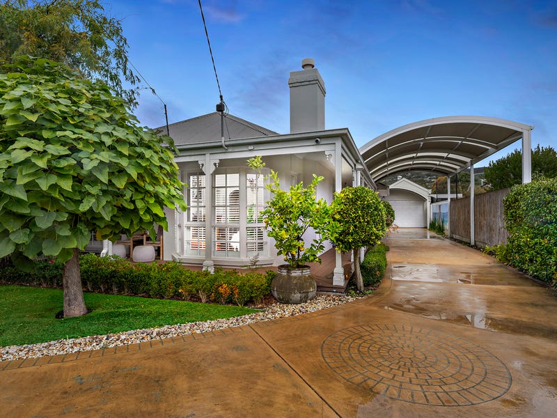 15 South Road, McCrae, Vic 3938 House for Sale