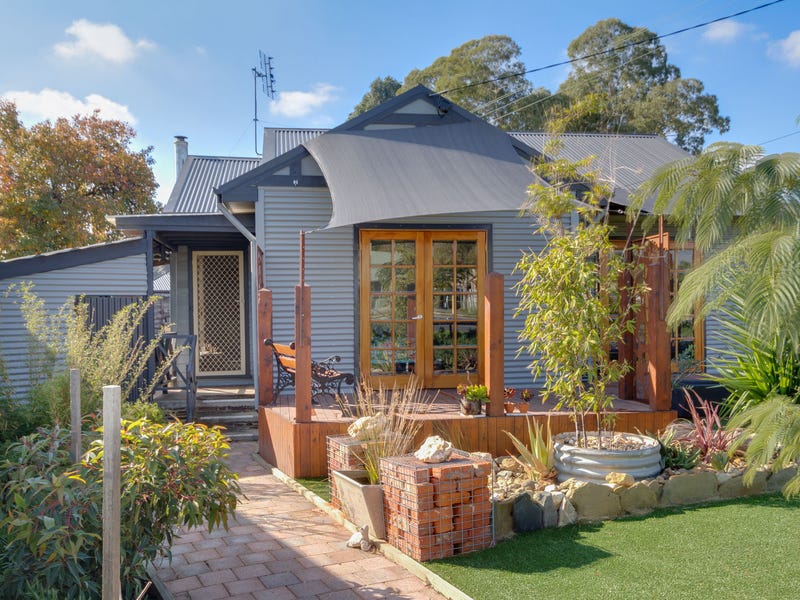 16 Thistle Street, Bendigo, Vic 3550 Property Details