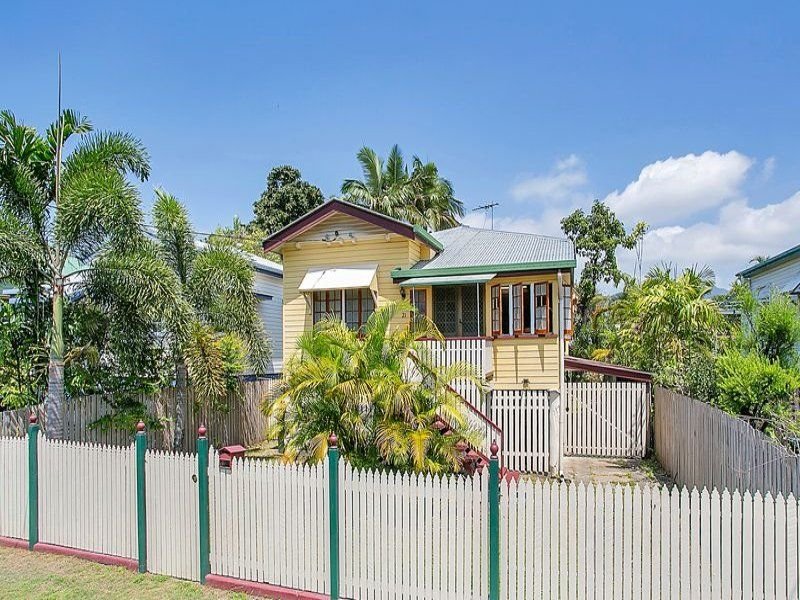 21 Ascot Avenue, Westcourt, QLD 4870