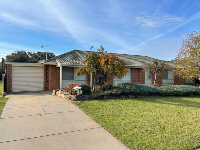 12 Cooba Place, Estella, NSW 2650